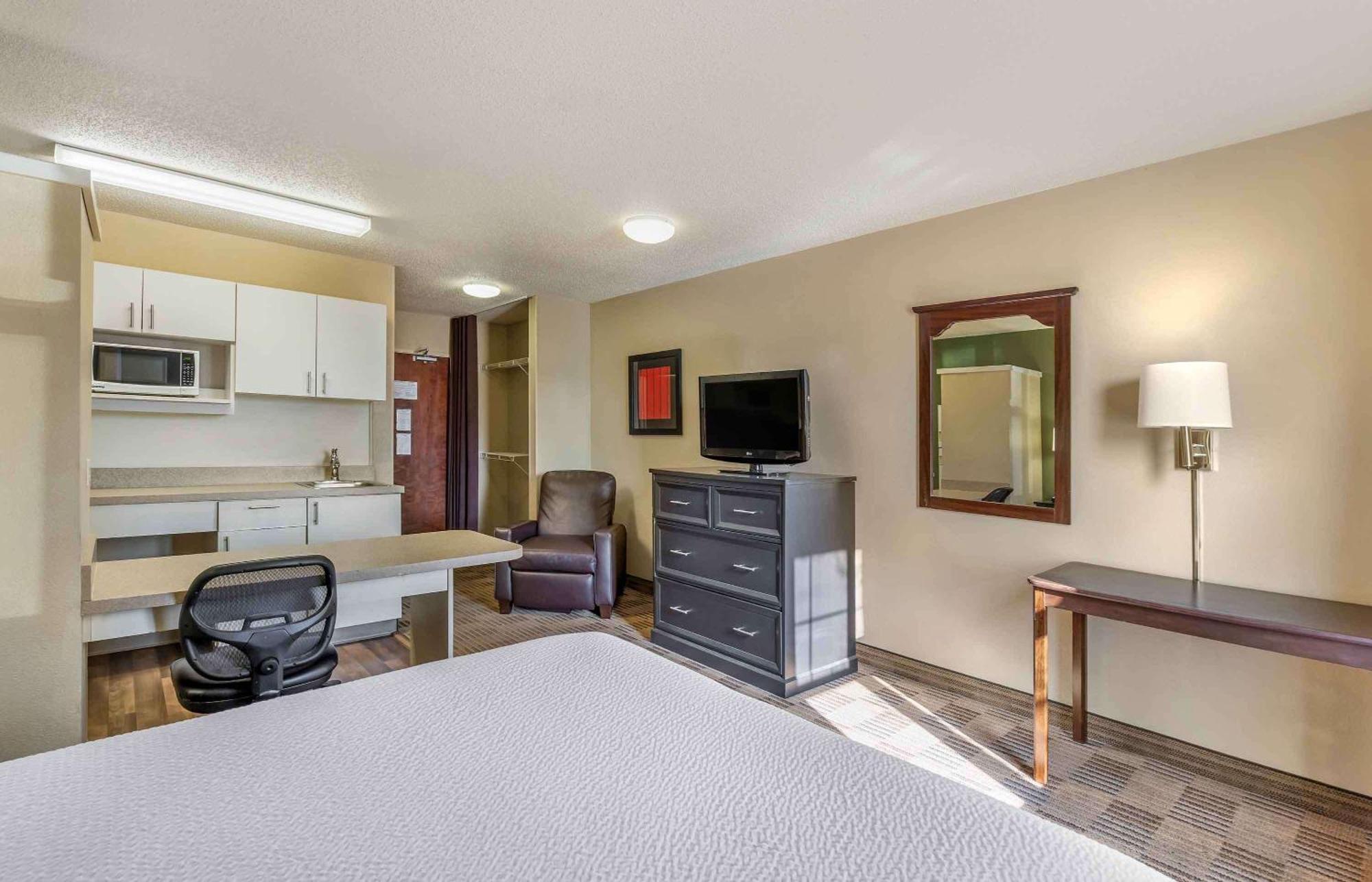Extended Stay America Select Suites - Chicago - Downers Grove Exterior foto